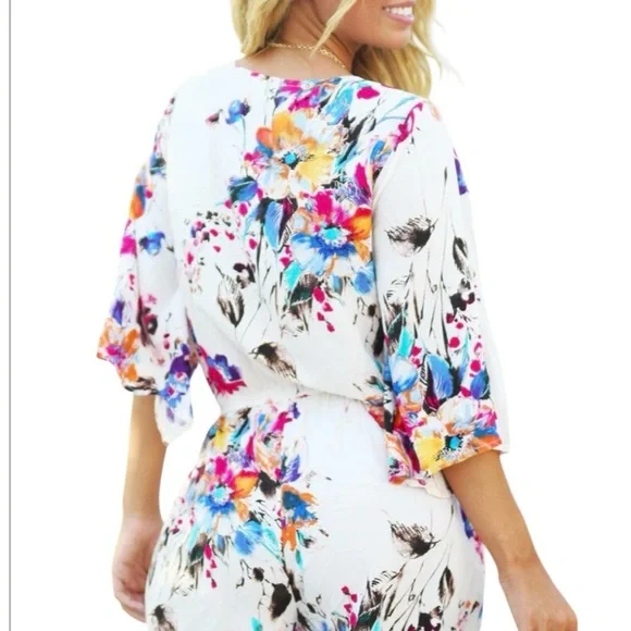Umgee Floral Print Romper with pockets. NWT - Picture 2 of 5